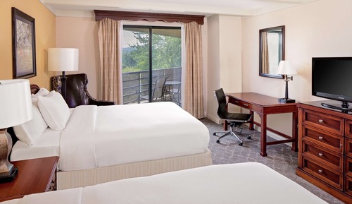 Zimmer, 2 Queen-Betten, Balkon