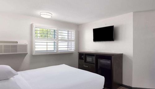 Zimmer, 1 Queen-Bett, barrierefrei, Nichtraucher (Mobility/Hearing, Tub w/ Grab Bars)