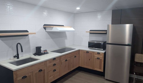 Suite, 1 Queen-Bett, barrierearm, Nichtraucher (Roll-In Shower, Kitchenette)