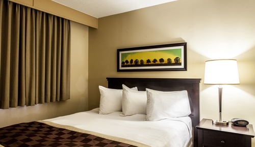 Suite, 1 Queen-Bett, Nichtraucher (1 Bedroom, Pool Walkout, Main Floor)