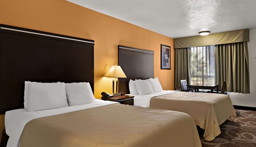 Zimmer, 2 Queen-Betten