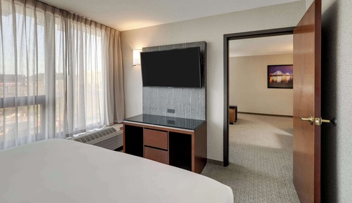 Suite, 1 King-Bett und Schlafsofa, Kühlschrank und Mikrowelle (Upper Floor, 2 Rooms, Sofabed)