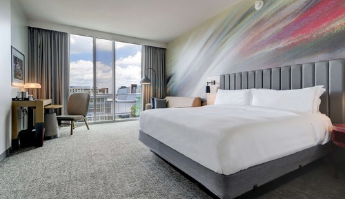 Zimmer, 1 King-Bett, barrierefrei, Badewanne (University View)