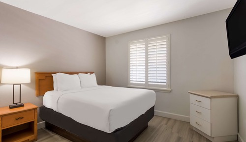 Suite, 1 King-Bett und Schlafsofa, Nichtraucher, Kochnische (with Sofabed)