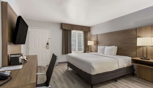 Standardzimmer, 1 King-Bett, Nichtraucher, Kühlschrank und Mikrowelle