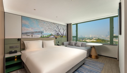 Premium-Zimmer, 1 King-Bett, Stadtblick (High Floor)