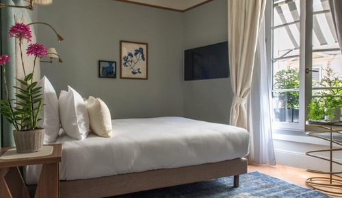 Superior-Doppel- oder -Zweibettzimmer