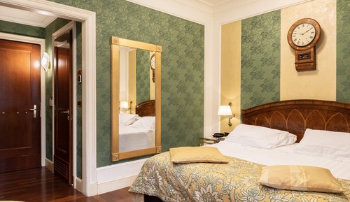 Classic-Doppel- oder -Zweibettzimmer