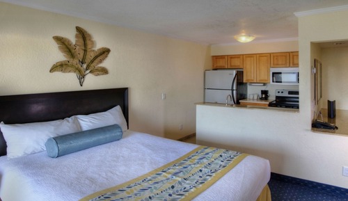 Suite, 2 Queen-Betten (Deluxe Studio Suite Bay/Pool View)