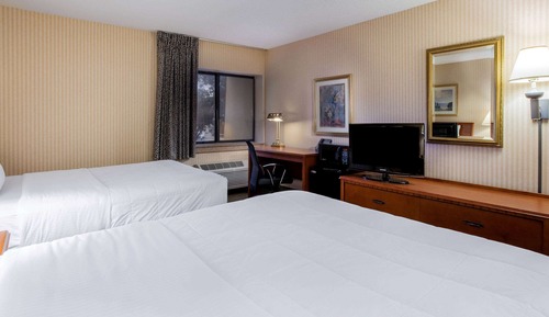 Zimmer, 2 Doppelbetten, Nichtraucher