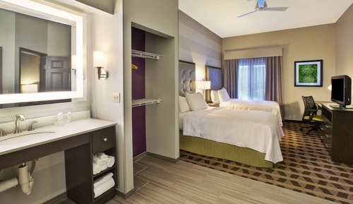 Suite, 2 Doppelbetten, barrierefrei, Badewanne