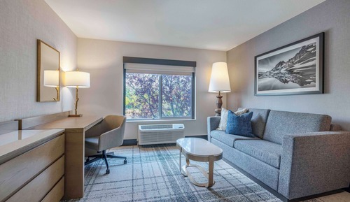 Zimmer, 1 King-Bett, barrierefrei, Badewanne (Hearing)