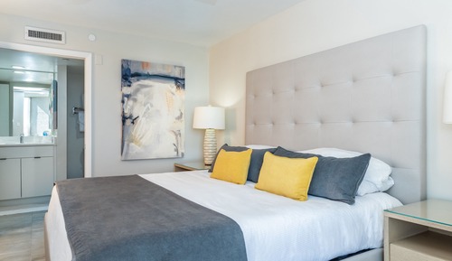 Deluxe-Suite, Poolblick