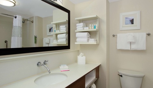 Zimmer, 2 Queen-Betten, Balkon