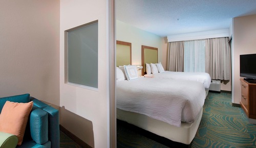 Suite, Mehrere Betten (Mobility/Hearing Accessible, Tub)