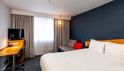 Standardzimmer, 1 Doppelbett und Schlafsofa (with Free Hot Breakfast)