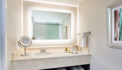 Zimmer, 1 King-Bett (High Floor)