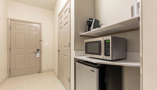 Suite, 2 Queen-Betten, barrierearme Badewanne (Communications, Mobility)