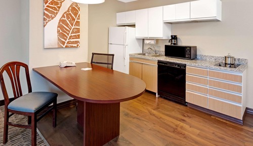 Suite, 1 Queen-Bett und Schlafsofa, barrierefrei, Nichtraucher (Accessible Tub)