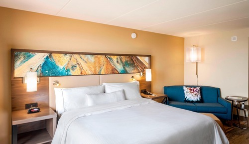 Zimmer, 1 King-Bett, Poolblick