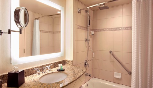 Zimmer, 2 Doppelbetten, Poolblick