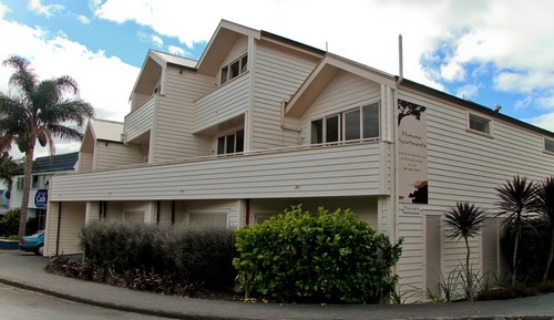 Deluxe Studio Apartment