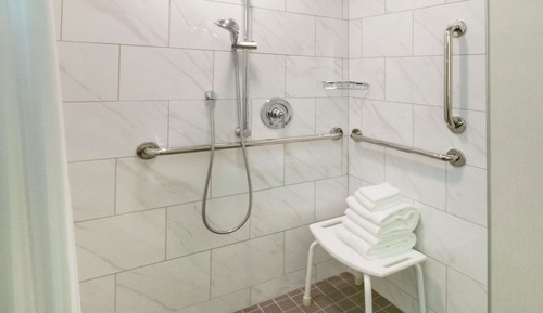 Zimmer, 1 King-Bett, barrierefrei, Badewanne