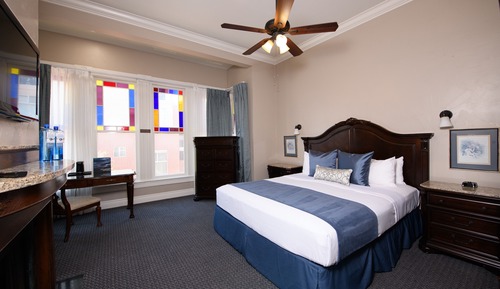 Zimmer, 1 King-Bett, Kamin, Stadtblick