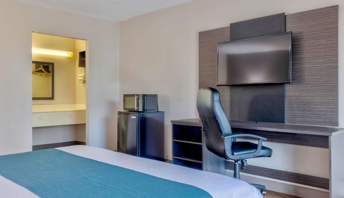 Deluxe-Zimmer, 1 King-Bett, Nichtraucher, Kühlschrank und Mikrowelle