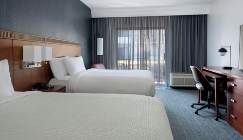 Zimmer, 2 Doppelbetten, Nichtraucher