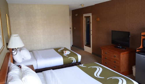 Zimmer, 2 Doppelbetten, Nichtraucher