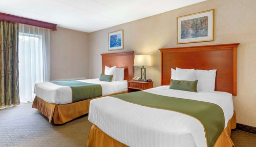 Standardzimmer, 2 Doppelbetten, barrierefrei, Badewanne