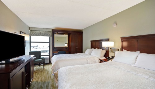 Zimmer, 2 Queen-Betten, Nichtraucher, Kühlschrank und Mikrowelle