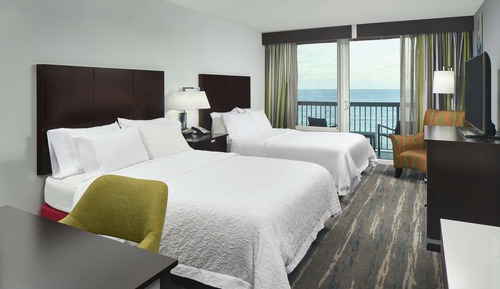 Zimmer, 2 Queen-Betten, Balkon