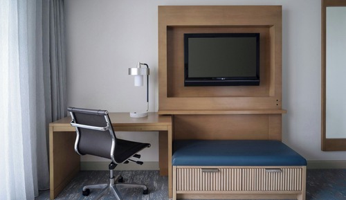 Zimmer (Mobility/Hearing Accessible, Tub)