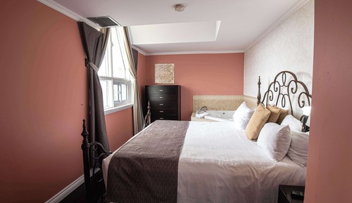 Suite, 1 King-Bett, Nichtraucher, Whirlpool (Separate Living Room;with Sofabed)