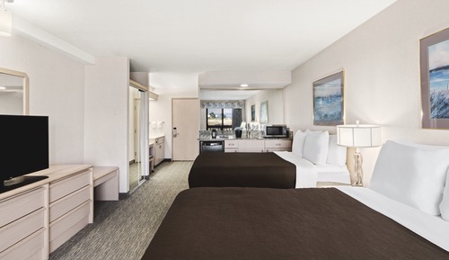 Suite, 2 Queen-Betten, barrierefrei, Nichtraucher (Efficiency, Balcony, Water View)