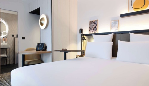 Classic-Dreibettzimmer, 1 Doppelbett und Schlafsofa