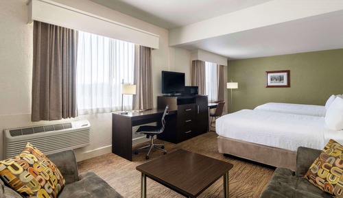 Familien-Suite, 1 King-Bett, Nichtraucher, Kühlschrank und Mikrowelle (2nd Floor)