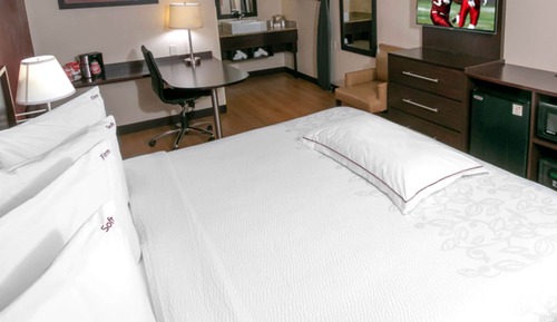Premium-Zimmer, 1 King-Bett, barrierefrei (Upgraded Bedding & Snack, Smoke Free)
