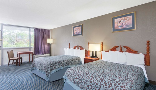 Zimmer, 2 Doppelbetten, Nichtraucher