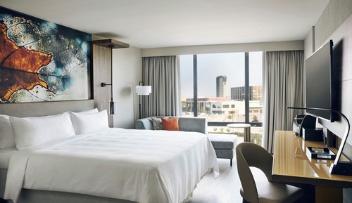 Zimmer, 1 King-Bett (Mobility/Hearing Accessible, Tub)