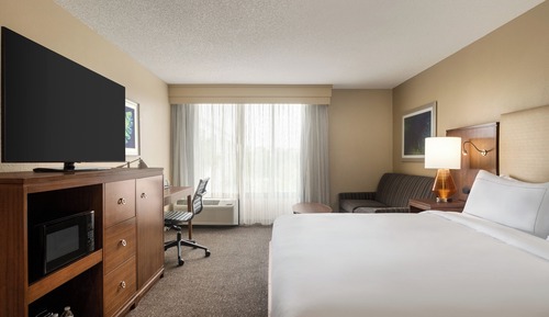 Zimmer, 1 King-Bett und Schlafsofa, Poolblick