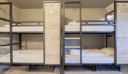 1 Bett im 4-Bett-Schlafsaal