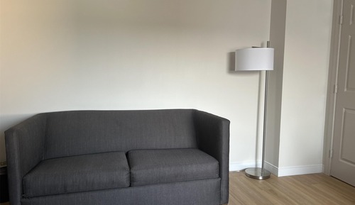 Standardzimmer, 2 Queen-Betten, Nichtraucher (Larger Room;with Sofabed)