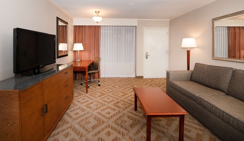 Suite, 1 King-Bett, barrierefrei (Mobility & Hearing, Roll-in Shower)