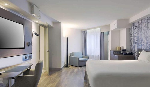 Zimmer, 1 King-Bett, barrierefrei (Roll-In Shower)