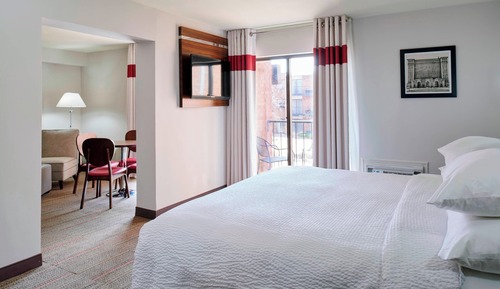 Suite, 1 King-Bett und Schlafsofa