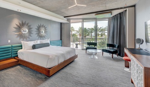 Signature-Zimmer, 1 King-Bett, Turm