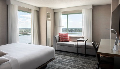 Zimmer, 1 King-Bett und Schlafsofa, Flussblick